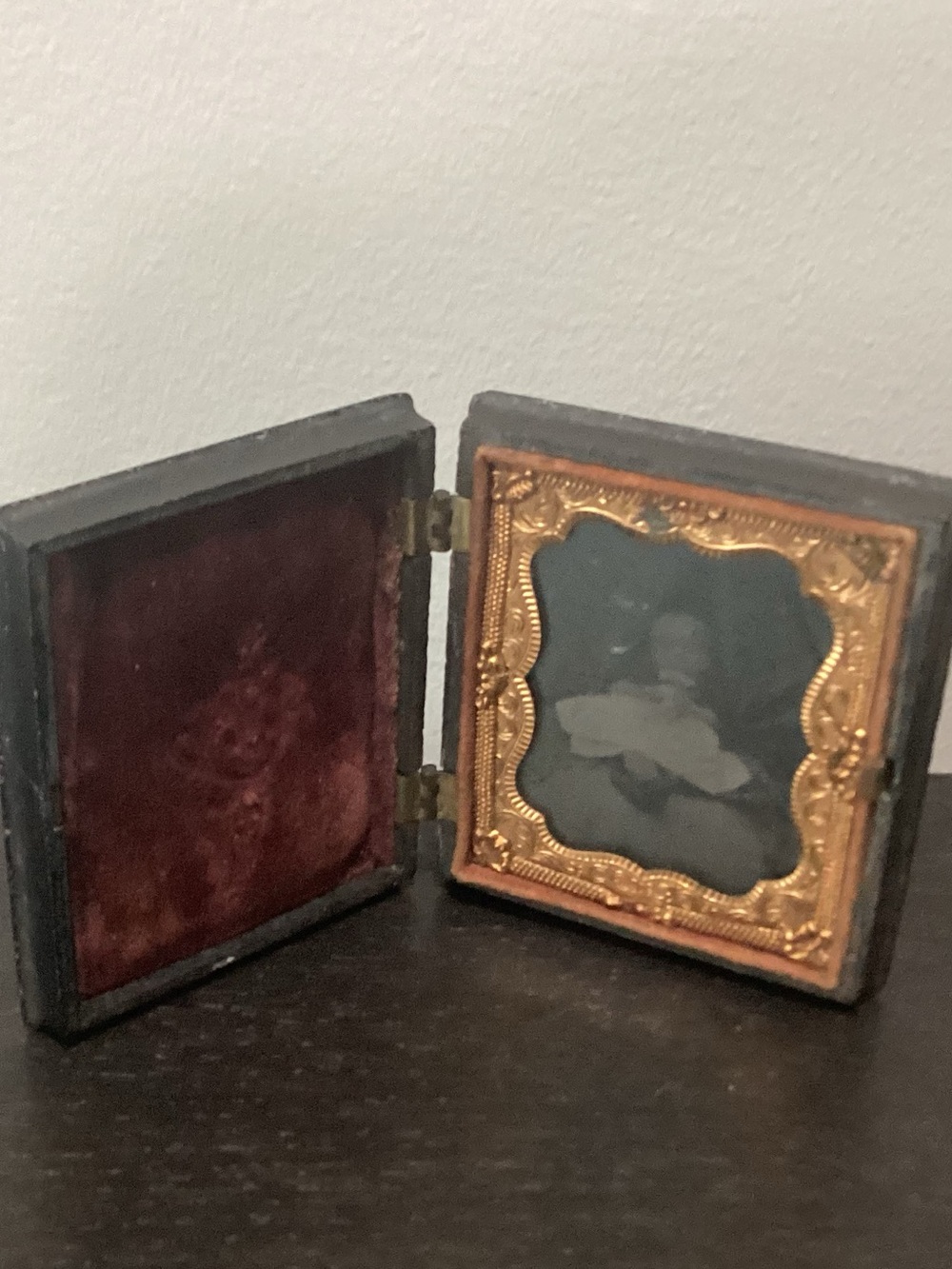 Antique Daguerreotype photographic Image of an infant contained inside
